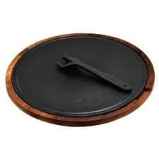 AHŞAP SERVİS TAHTASI, HOT PLATE DÖKÜM DEMİR PLAKALI. ÇAP(Ø)34 CM. IROKO